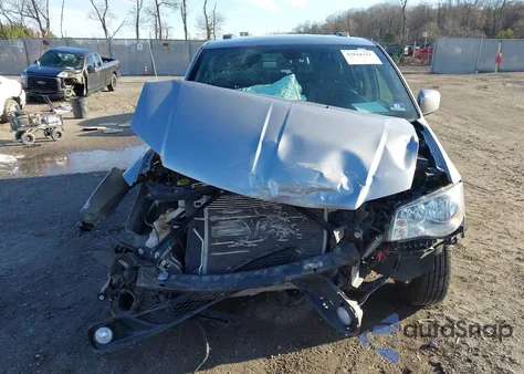 2019 Dodge Grand Caravan Sxt z USA, uszkodzony, nr VIN 2C4RDGCG9KR750857